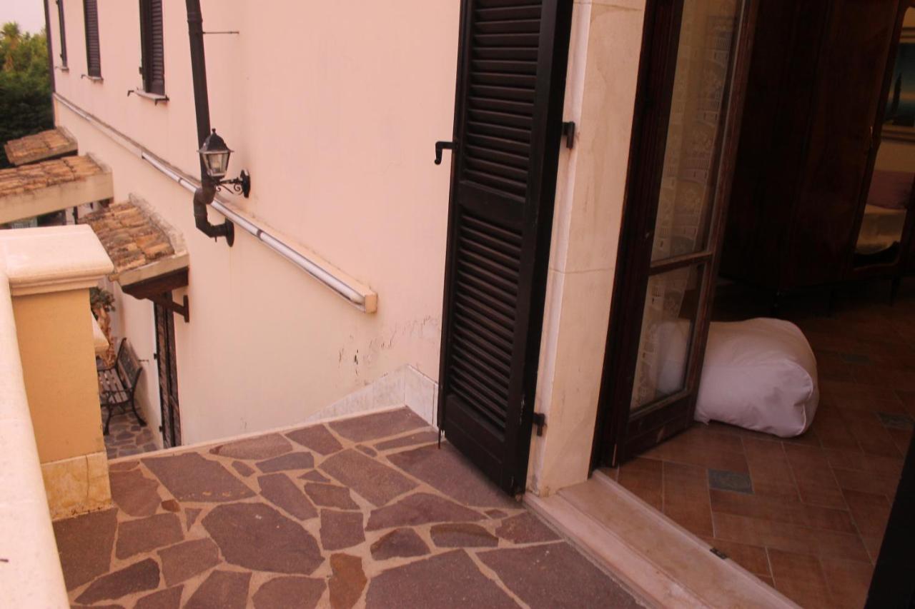 Sinilù B&B Silvi Paese Exterior foto