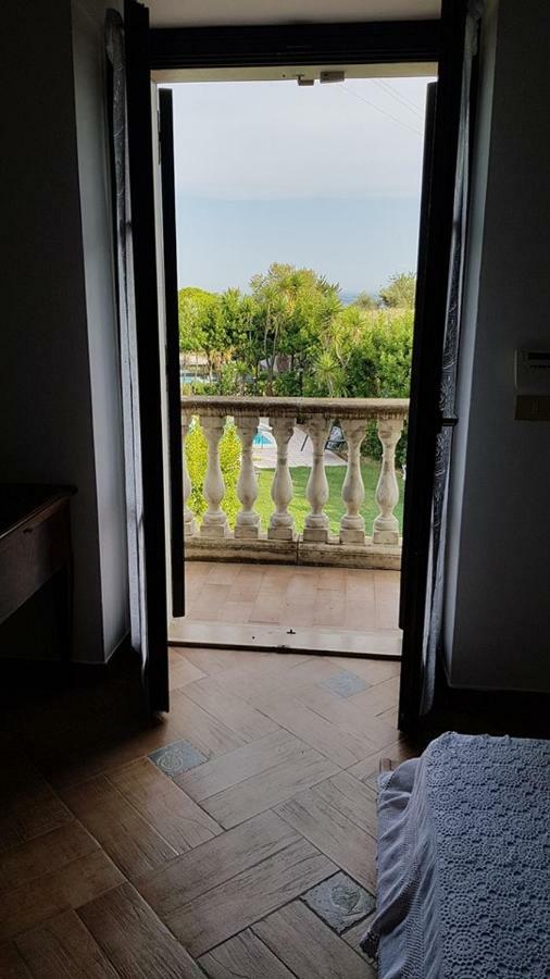 Sinilù B&B Silvi Paese Exterior foto